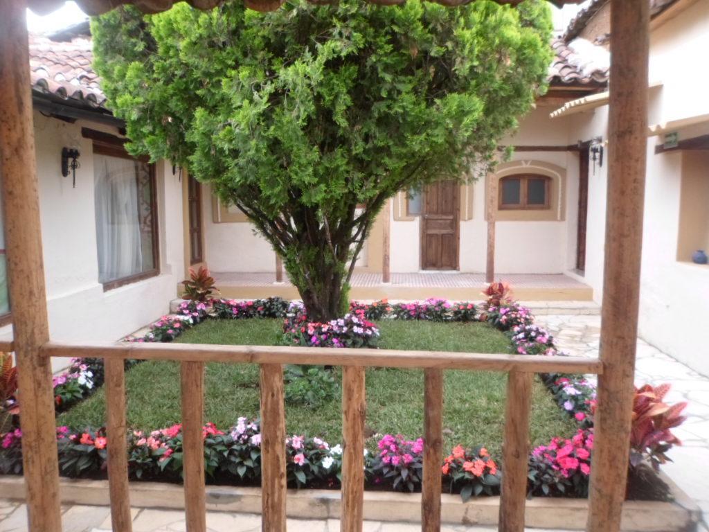 Hotel La Capilla ซานกริสโตบัล เด ลาสกาซาส ภายนอก รูปภาพ