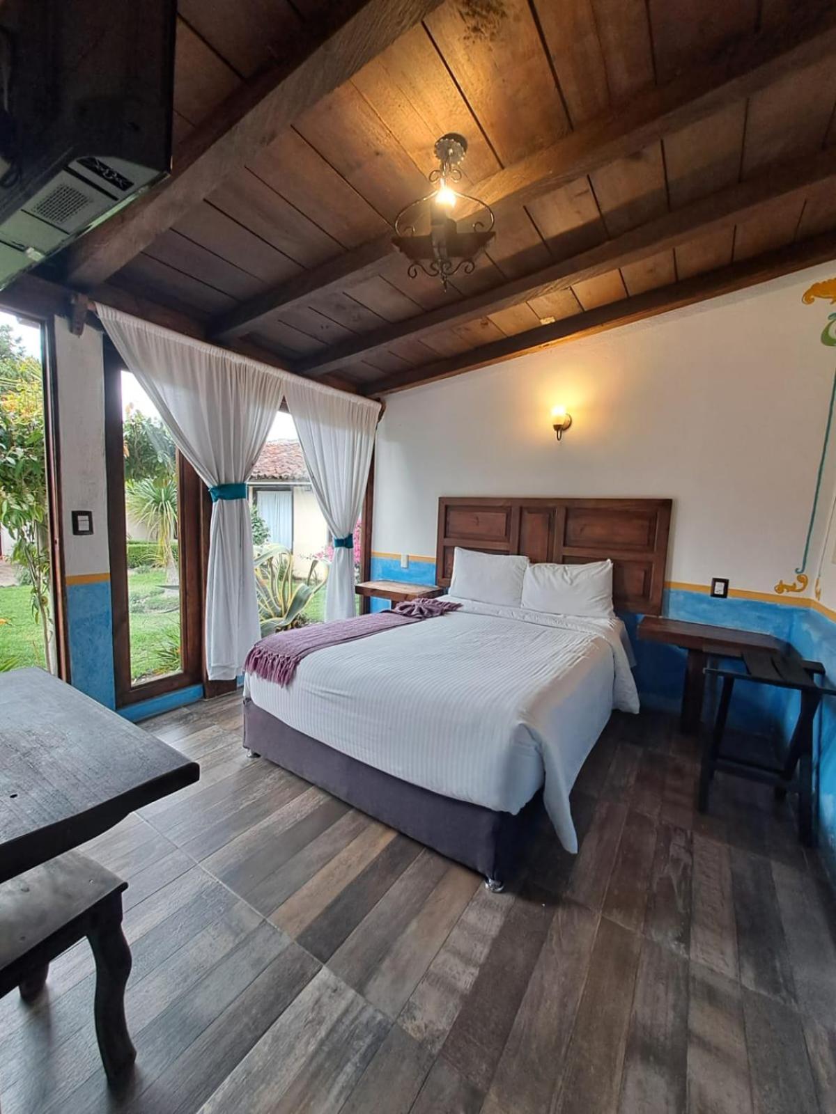 Hotel La Capilla ซานกริสโตบัล เด ลาสกาซาส ภายนอก รูปภาพ