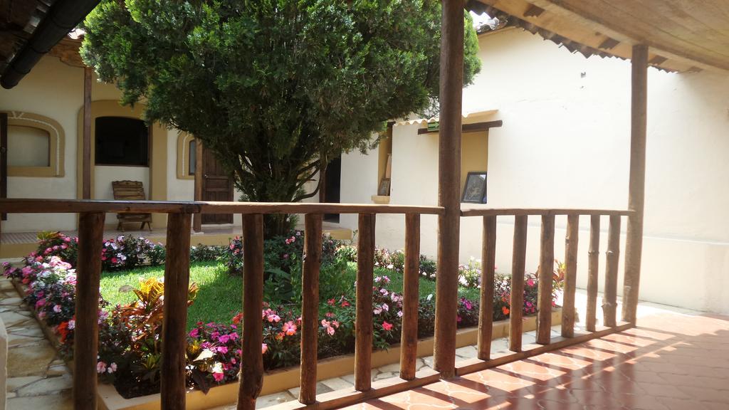 Hotel La Capilla ซานกริสโตบัล เด ลาสกาซาส ภายนอก รูปภาพ