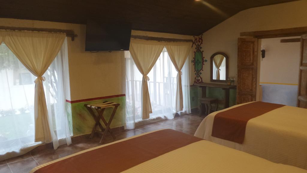 Hotel La Capilla ซานกริสโตบัล เด ลาสกาซาส ภายนอก รูปภาพ